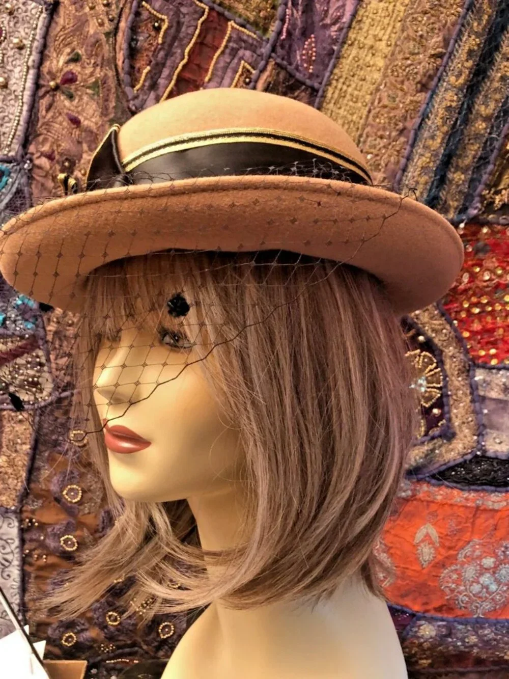 VINTAGE WOMEN'S TAN WOOL Felt Hat w/ Black Band Birdcage Veil Church